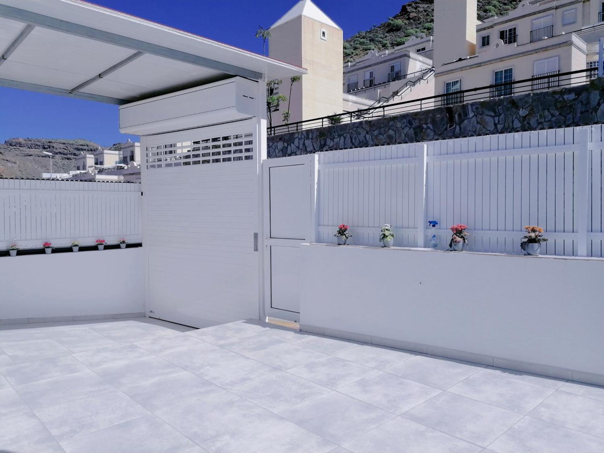 Big Villa Puerto Rico Streetfront With Private Saltwater Jacuzzi Pool, Bbq, Kitchen & 3 Terraces Near Shopping Center Puerto Rico (Gran Canaria) Luaran gambar
