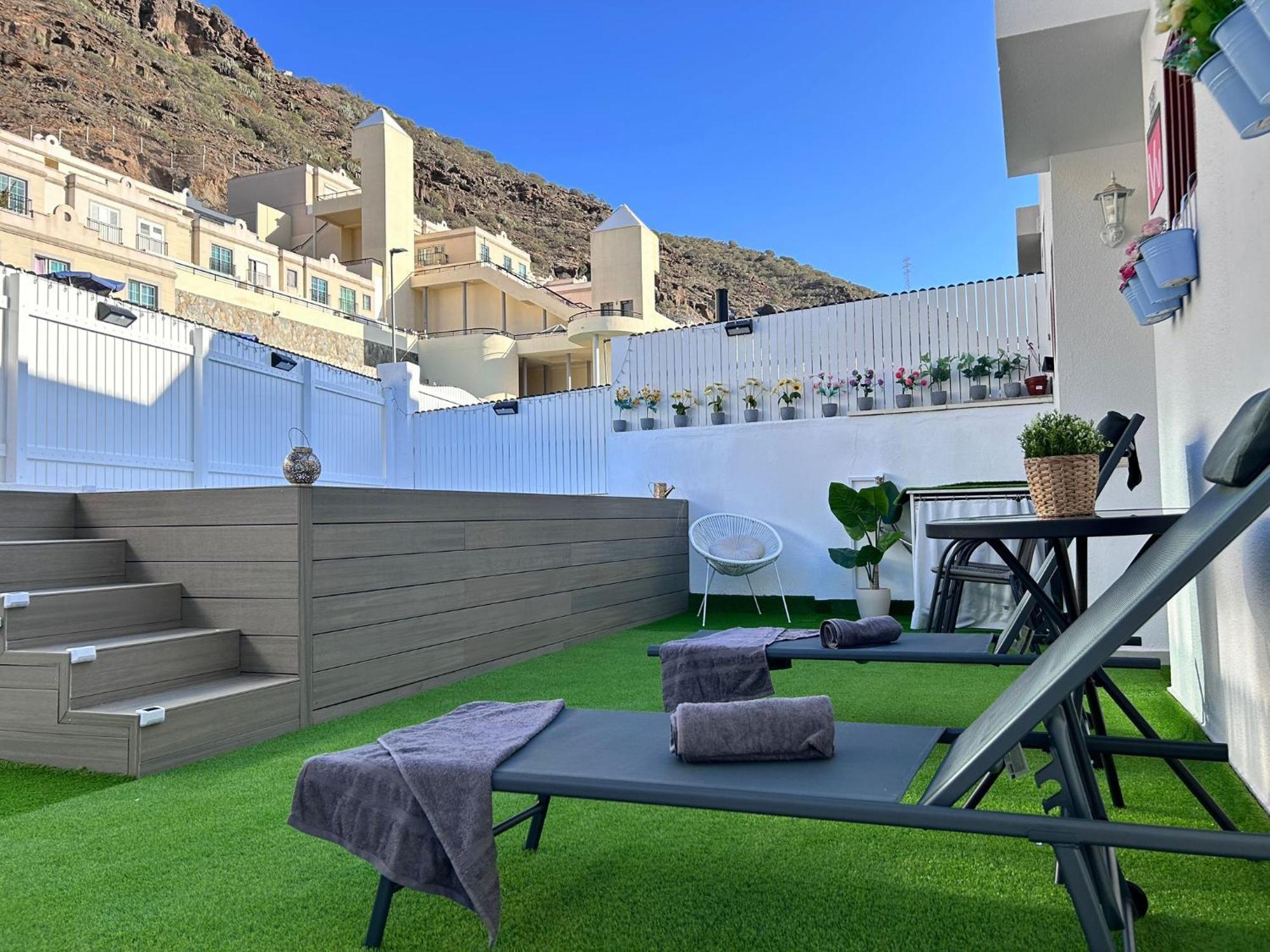 Big Villa Puerto Rico Streetfront With Private Saltwater Jacuzzi Pool, Bbq, Kitchen & 3 Terraces Near Shopping Center Puerto Rico (Gran Canaria) Luaran gambar